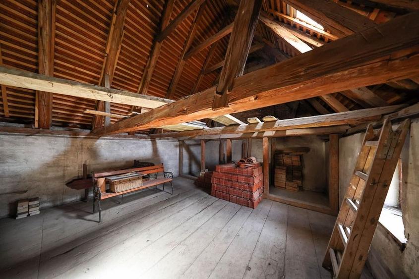 Casă Săsească Autentică cu Șură Impresionantă în Cristian – Teren 2729mp - 35