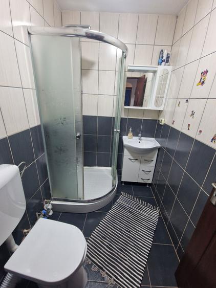 Inchiriez apartament cu 3 camere - 7