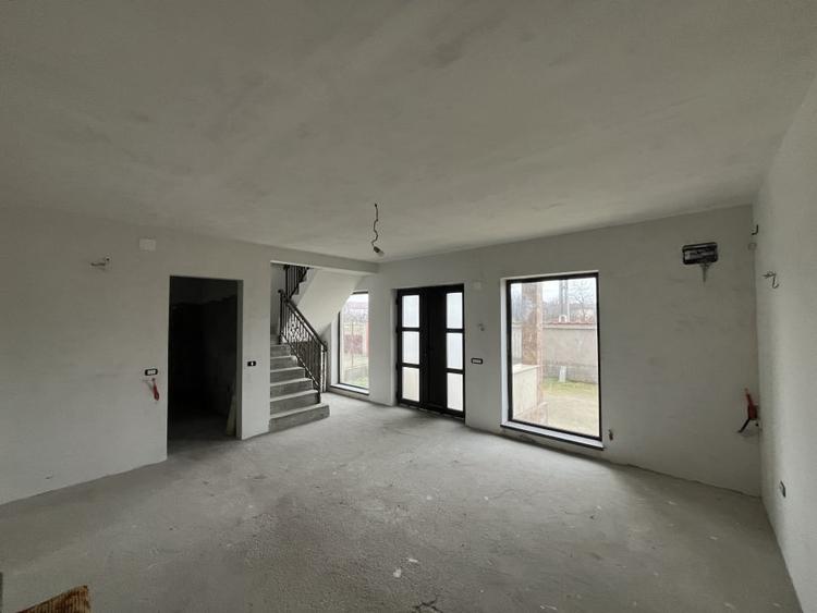 Oportunitate! Vila P+M inalta, 4 camere, placa de beton, Valu lui Traian! - 3