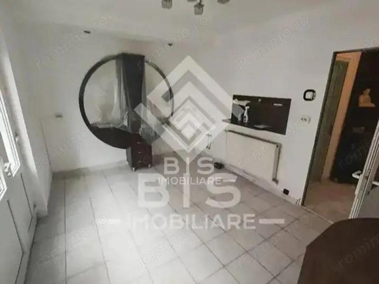 Apartament 3 camere - parter - pretabil ca si spatiu comercial - 6