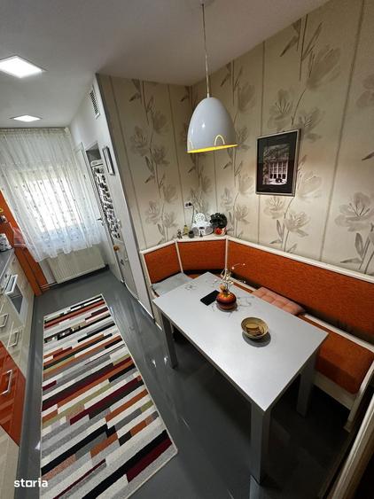 Apartament de vanzare 3 camere,parcare, 60 mp, Cart 1 Mai, Dej - 8