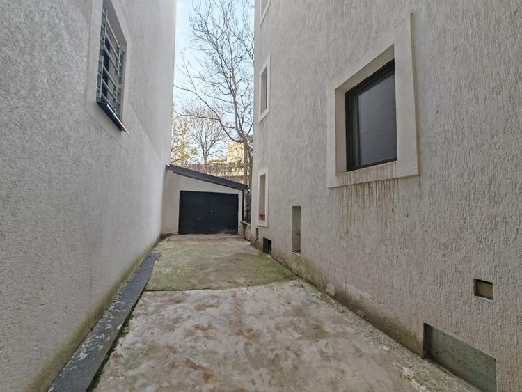 Piata Victoriei - Sf. Voievozi - Apartament 4 camere , bloc boutique consolidat - 10
