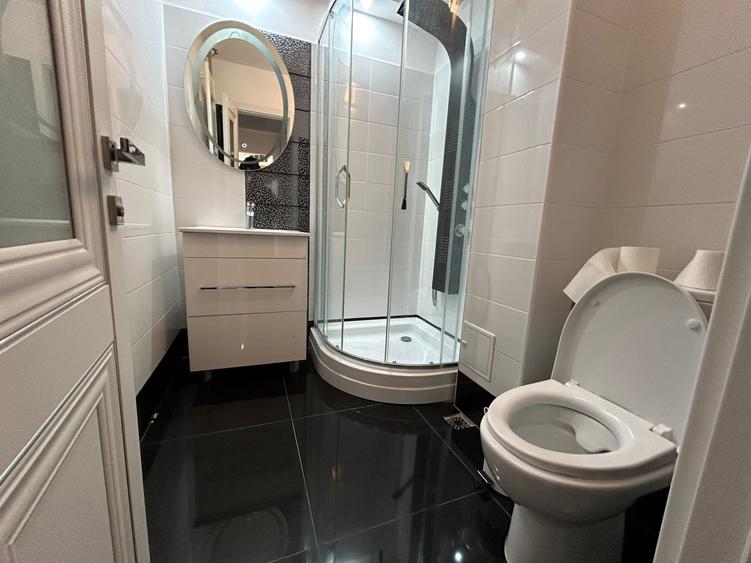 Titan 3 Camere 60 Mp Bloc 1974 Reabilitat Renovat Parter - 11