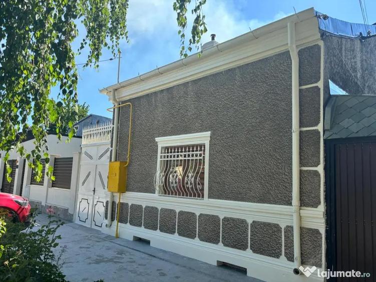 Casa de vanzare din caramida cu 5 camere in zona Piata mare. - 2