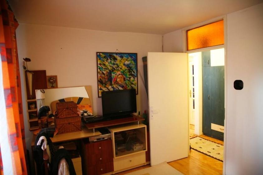 Apartament cu 4 camere decomandate, confort I, 82mp, etaj 2 in bloc cu 4 etaje, finisat, mobilat si - 2