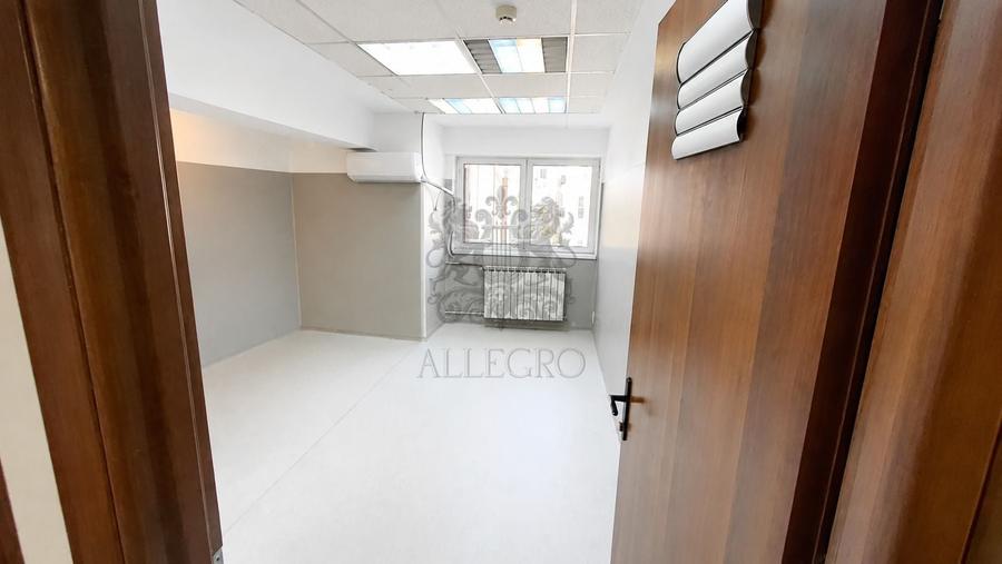 Spațiu comercial, de 525 mp, în P-ța Unirii