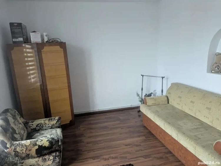 inchiriez apartament 2 cam Falticeni - 1