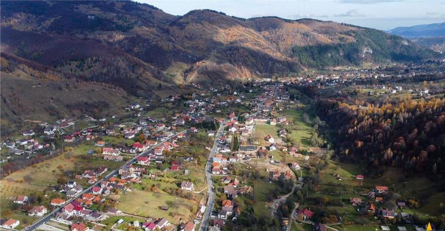 Proprietate autentica, stil traditional:Eco, cu parau pitore - 10