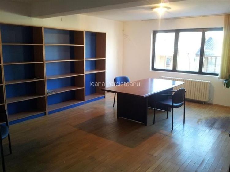 Apartament cu 4 camere semidecomandat în 1 Mai Apartament cu 4 camere semidecomandat în 1 Mai