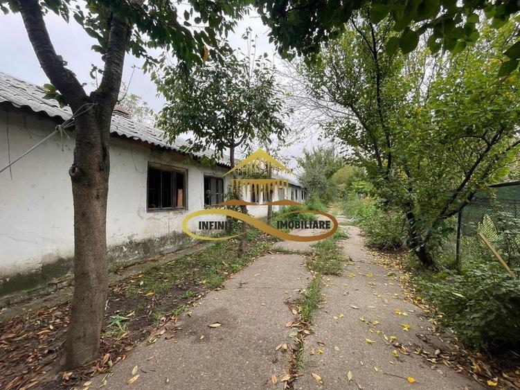 Cladire veche de vanzare in Saucesti Bacau - 12