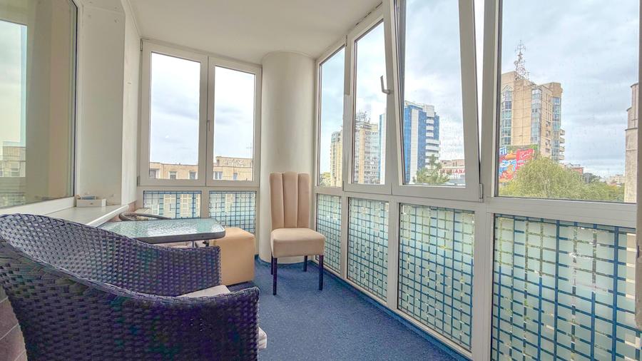 Apartament unic cu 7 camere, 3 balcoane, 3 bai, 2  parcari, 2 beciuri, Central - 16