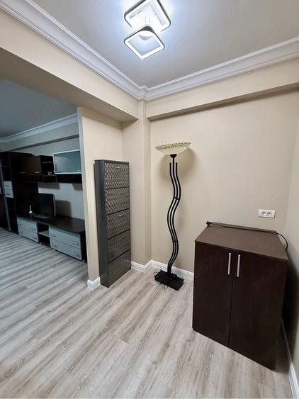 Apartament cu 2 camere semidecomandat în Lipovei