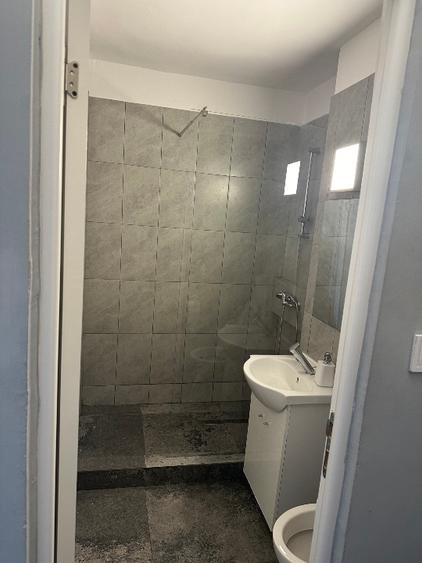 Vand garsoniera micalaca proprietar  - 5