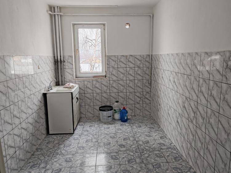 Apartament 2 camere liber la vanzare zona Fartec - 10