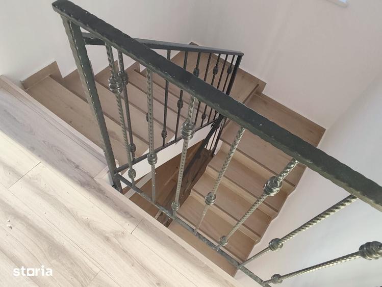 Casă cu 4 camere cu Teren 370 Mp în Joița