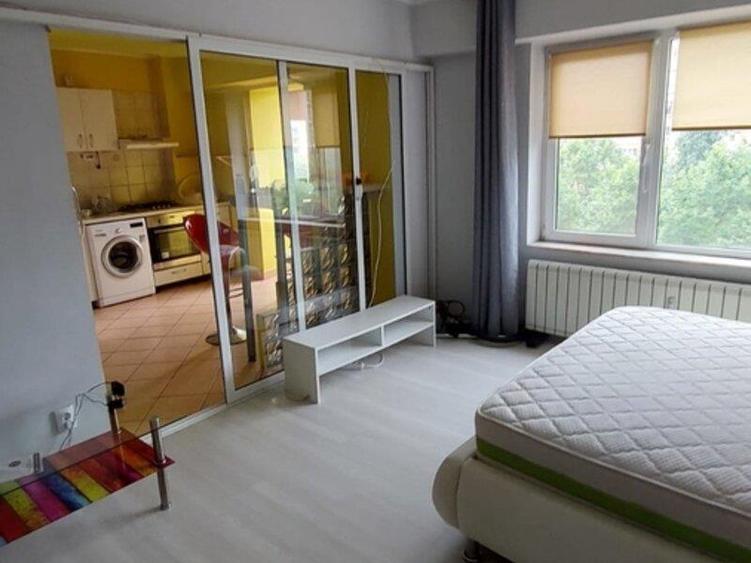 Ofer spre închiriere garsonieră cochetă, situată stradal pe - 6