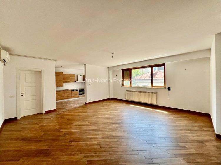 Apartament cu 3 camere decomandat în Dorobanți
