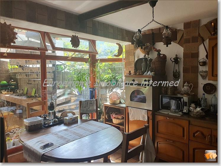 Pensiune 14 camere de vanzare zona Eforie Nord - 35