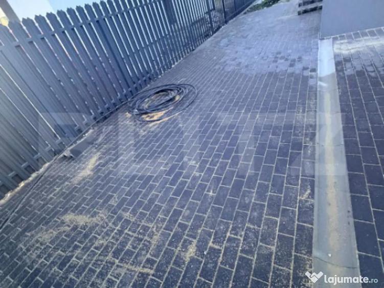 Casa de vanzare in Sanpetru teren 300 m2, suprafa? - 8