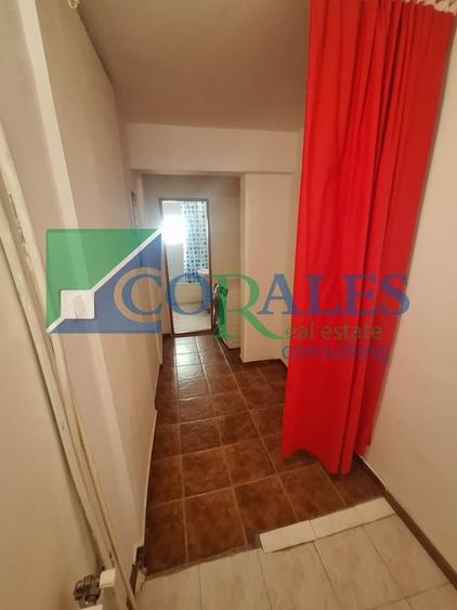 Apartament cu 3 camere decomandat, mobilat în Aradului