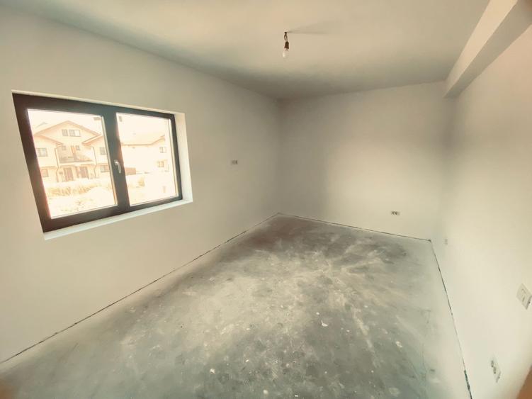 Duplex cu 4 camere si mansarda. Curte 250 mp. Comision 0 - 14