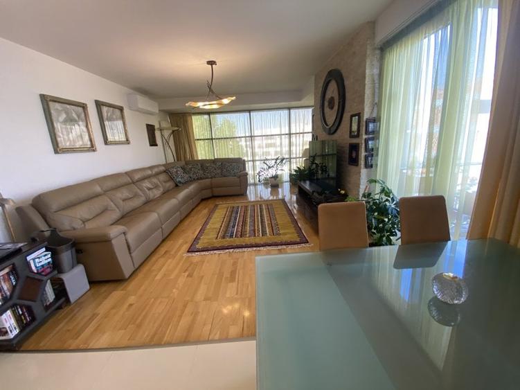 Apartament 4 camere bloc boutique si terasa de 25m - 34