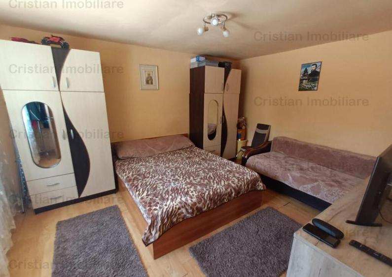 CASA NOUA 2 corpuri Teren 300 mp, zona Chercea - 13