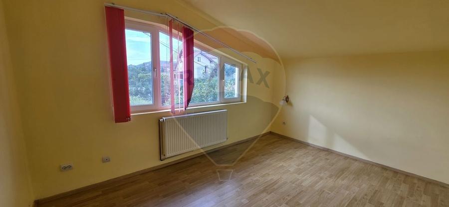 Casă individuală cu 4 camere cu Teren 445 Mp în Valea Voievozilor