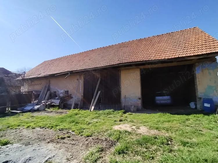Casa tradi?ionala cu 2 corpuri, grajd, ?ura ?i 1200 mp teren Lisa, Bra?ov ideal turism rural - 2