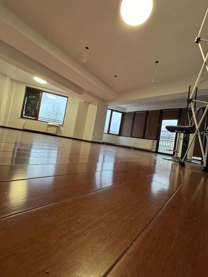 Vitan Mall stradal -bloc 2012- birou - 1