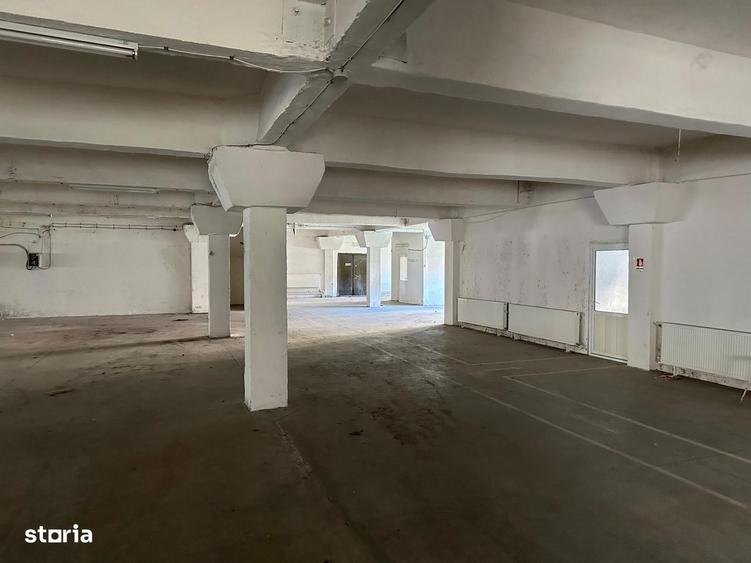 De inchiriat spatiu 2600 mp(parter si etaj) + teren 4700 mp - 8
