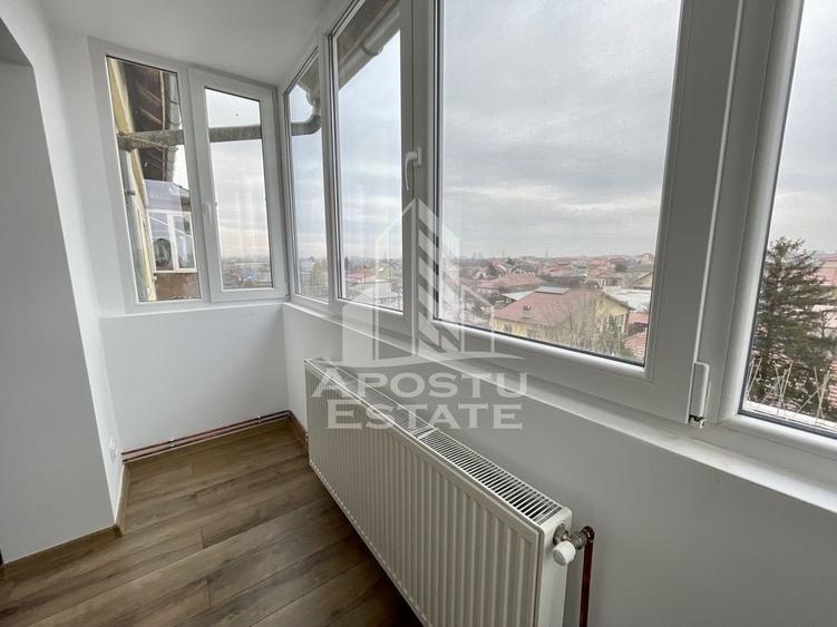 Apartament cu 3 camere decomandat în Girocului