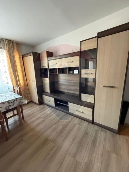 Apartament cu 2 camere de închiriat - 1