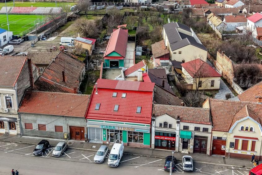 Investiție în Aradul Nou – spațiu comercial,  hala, si un penthouse - 1