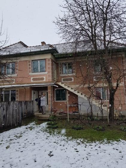 Vand casa cu etaj P+E,in centrul comunei Madarasi. - 2