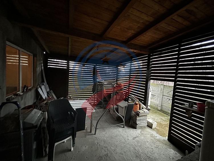 Casă spațioasă P+1+M pe teren de 902 mp – ideală pentru familie - 9