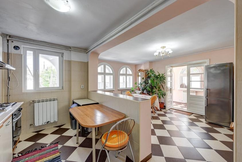 Vila de vanzare, Brancoveanu, Parc Tineretului, cu teren mare COMISION 0% - 6