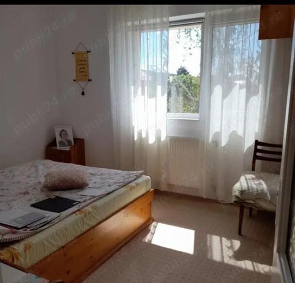 Apartament cu 3 Camere Decomandate Zona Burdujeni - Cuza Voda 1 - 4