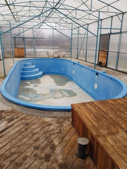 Vila cu 6 camere + 2 case + bazin inot+ 5.934 mp teren  com. Chichis - 17