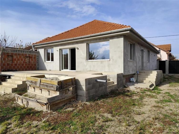 RECO Casa la gri de vanzare in Tarian - 2