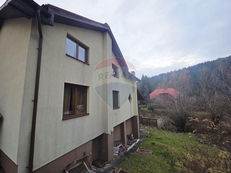 Casa /Vila de vanzare in Durau - 3