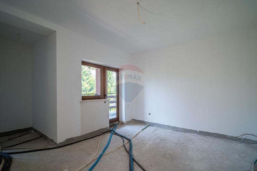 Duplex P+2E cu 7 camere de vânzare in Bușteni , 502 mp teren - 13