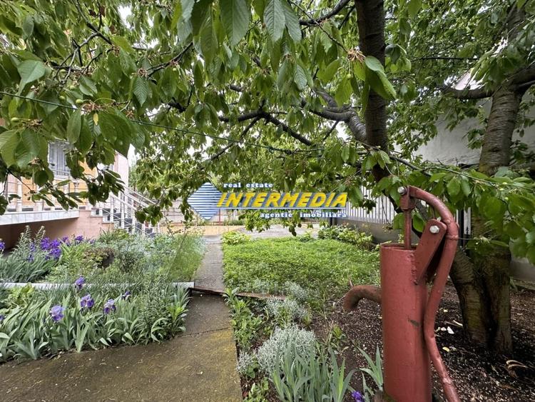 Vanzare Casa D+P+2E+Pod cu 10 camere, garaj si curte în zona Cetate, Alba Iulia - 2