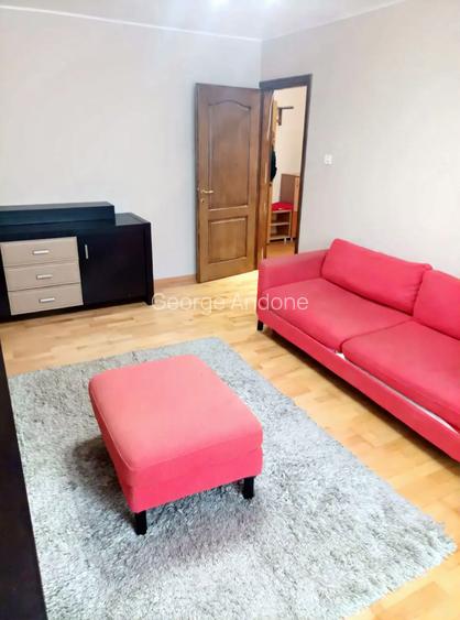 Apartament 3 camere DECOMANDAT, Nicolina-Prima Statie, etaj 2 !!