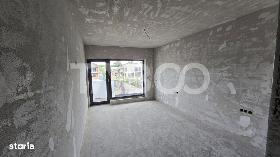 Duplex de vanzare 450mp teren liber 4 camere 2 bai 2 parcari Selimbar - 3