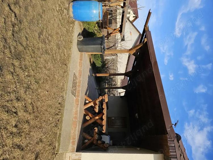 Casa de vanzare - 3 dormitoare, salon spa?ios, anexa ?i teren generos - 648 mp - 4