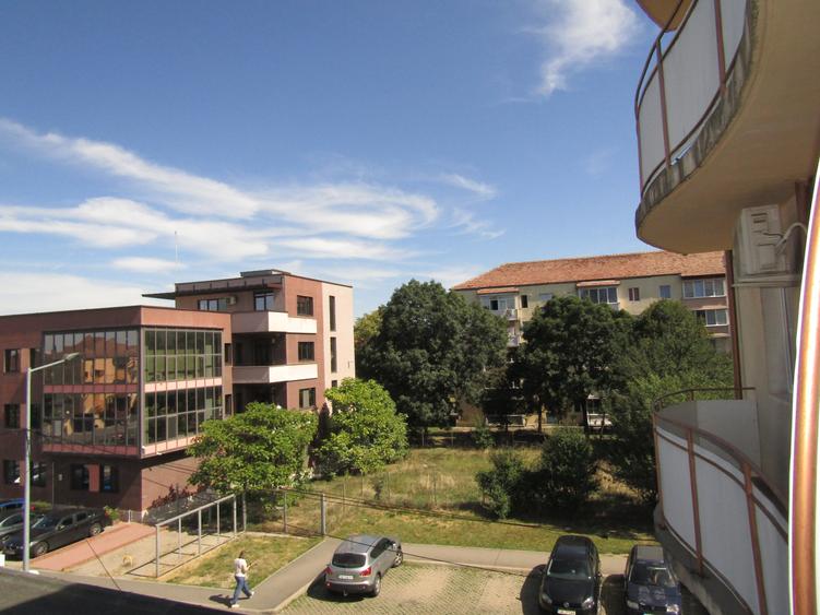 De închiriat apartament 2 camere + living | Sibiu, zona Cedonia, str. Roșiorilor - 22