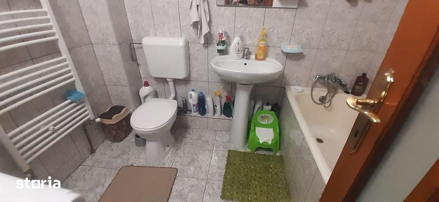 Apartament cu 2 camere decomandat în Republicii