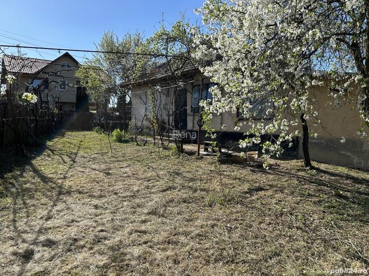 Teren intravilan si casa batraneasca