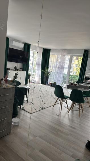 Apartament cu 2 camere,3 balcoane,2 paracri,etaj intermediar,zona Florilor - 1